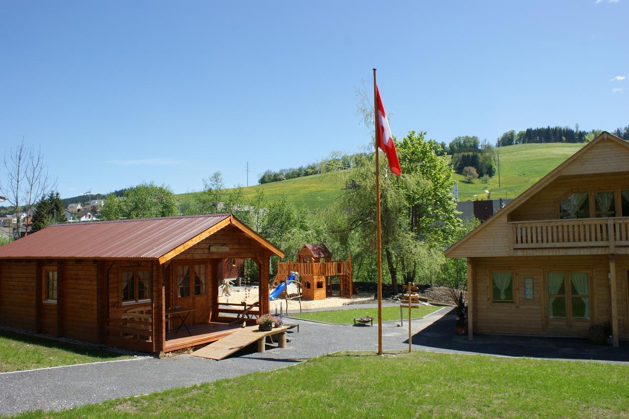 Villa Donkey Chalet Degersheim Værelse billede